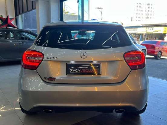 MERCEDES-BENZ-A 200-2014