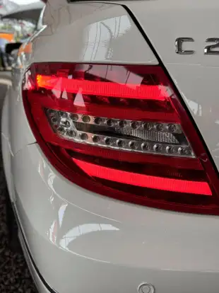 MERCEDES-BENZ-C 200-1.8 CGI AVANTGARDE 16V GASOLINA 4P AUTOMÁTICO MERCEDES-BENZ-C 200-2012