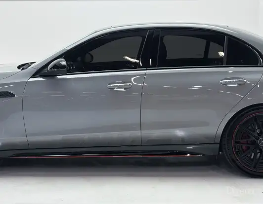 MERCEDES-BENZ-C 63 AMG-2023