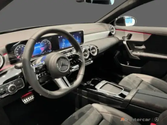 MERCEDES-BENZ-CLA 200-2025