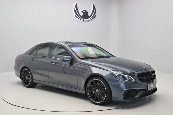 MERCEDES-BENZ E 63 AMG 5.5 V8 32V BI-TURBO GASOLINA 4P AUTOMÁTICO