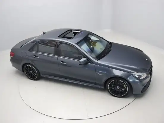 MERCEDES-BENZ-E 63 AMG-5.5 V8 32V BI-TURBO GASOLINA 4P AUTOMÁTICO MERCEDES-BENZ-E 63 AMG-2013