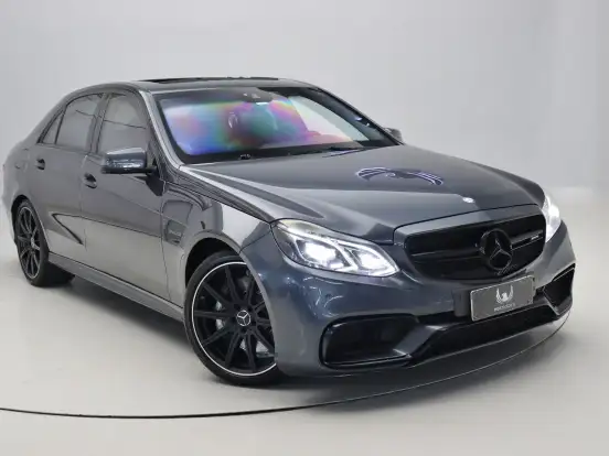 MERCEDES-BENZ-E 63 AMG-5.5 V8 32V BI-TURBO GASOLINA 4P AUTOMÁTICO MERCEDES-BENZ-E 63 AMG-2013