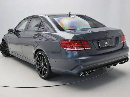 MERCEDES-BENZ-E 63 AMG-5.5 V8 32V BI-TURBO GASOLINA 4P AUTOMÁTICO MERCEDES-BENZ-E 63 AMG-2013