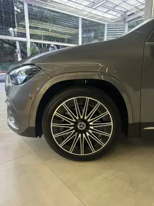 MERCEDES-BENZ-GLA 200-2025