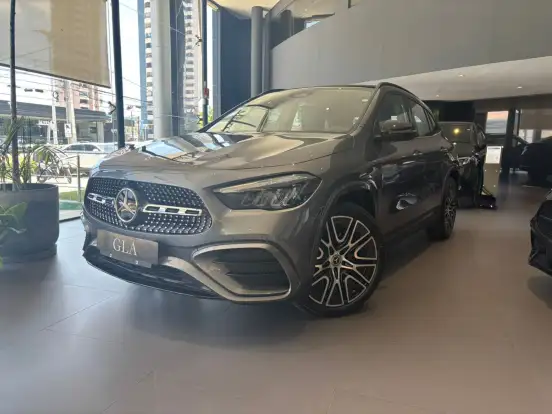 MERCEDES-BENZ-GLA 200-2026