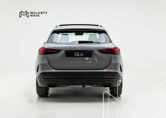 MERCEDES-BENZ-GLA 200-2026