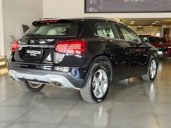 MERCEDES-BENZ-GLA 200-1.6 CGI FLEX ADVANCE 7G-DCT MERCEDES-BENZ-GLA 200-2019