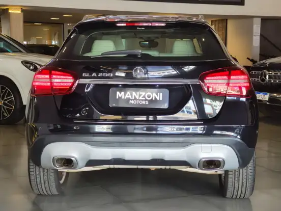 MERCEDES-BENZ-GLA 200-2019