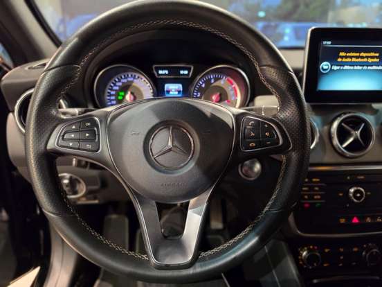 MERCEDES-BENZ-GLA 200-2016