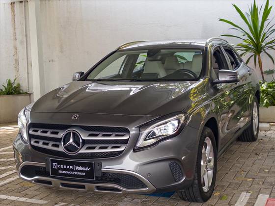 MERCEDES-BENZ GLA 200 1.6 CGI FLEX ADVANCE 7G-DCT