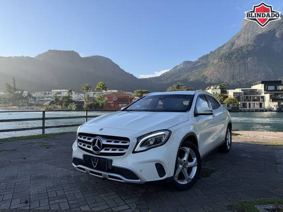 MERCEDES-BENZ GLA 200 1.6 CGI FLEX ADVANCE 7G-DCT