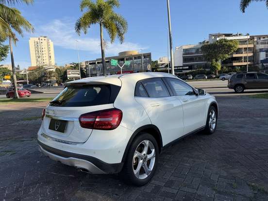 MERCEDES-BENZ-GLA 200-2018