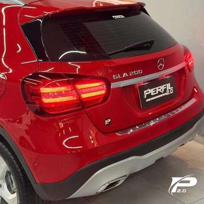 MERCEDES-BENZ-GLA 200-2017