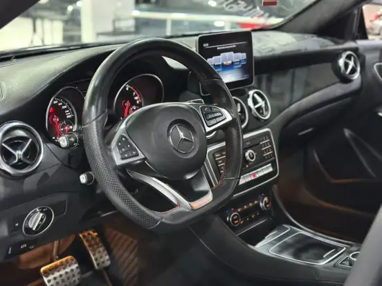 MERCEDES-BENZ-GLA 250-2020
