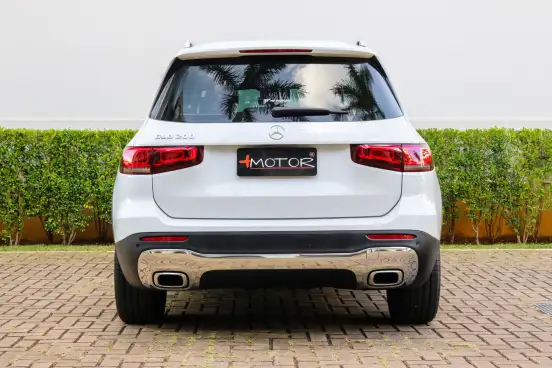 MERCEDES-BENZ-GLB 200-2021