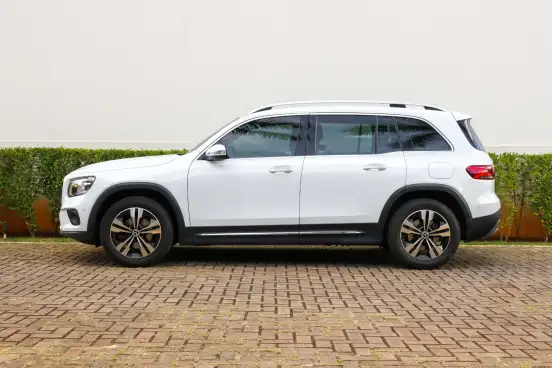 MERCEDES-BENZ-GLB 200-2021