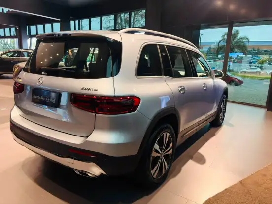 MERCEDES-BENZ-GLB 220-2025