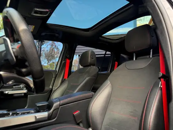 MERCEDES-BENZ-GLB 35 AMG-2022