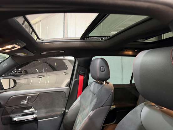 MERCEDES-BENZ-GLB 35 AMG-2024
