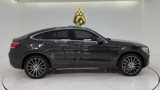 MERCEDES-BENZ-GLC 300-2020