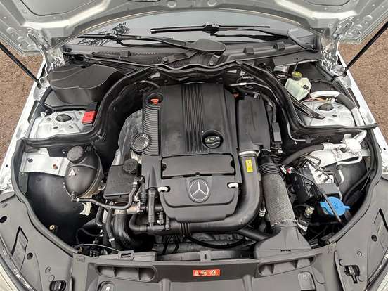 MERCEDES-BENZ-C 180-1.8 CGI CLASSIC 16V GASOLINA 4P AUTOMÁTICO MERCEDES-BENZ-C 180-2010