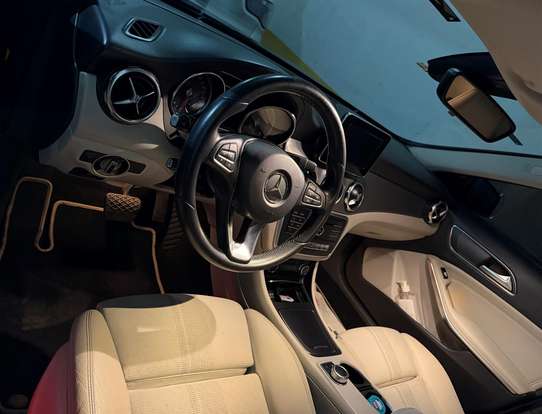MERCEDES-BENZ-GLA 200-1.6 CGI FLEX ADVANCE 7G-DCT MERCEDES-BENZ-GLA 200-2017