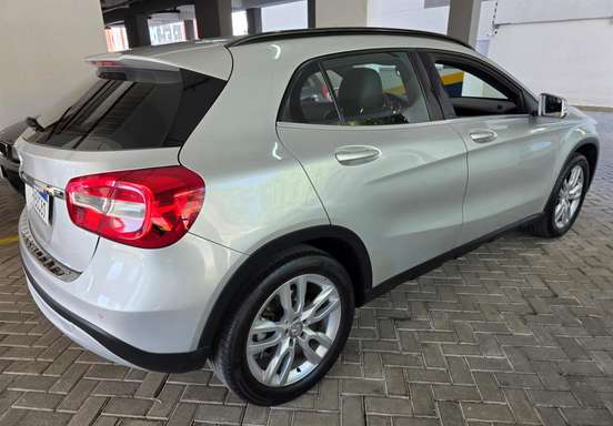 MERCEDES-BENZ-GLA 200-2015