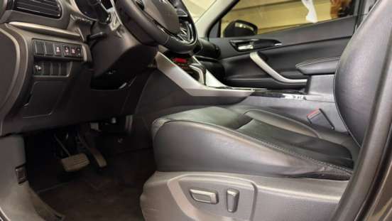 MITSUBISHI-ECLIPSE CROSS-1.5 MIVEC TURBO GASOLINA HPE CVT MITSUBISHI-ECLIPSE CROSS-2024