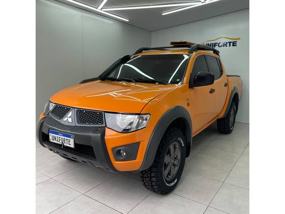 MITSUBISHI L200 SAVANA 3.2 4X4 16V OFF TURBO INTERCOOLER DIESEL 4P MANUAL