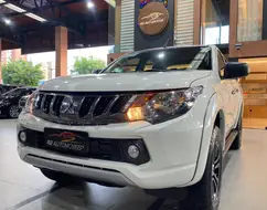 MITSUBISHI L200 TRITON 2.4 16V TURBO DIESEL SPORT GLS CD 4P 4X4 AUTOMÁTICO MITSUBISHI L200 TRITON 2.4 16V TURBO DIESEL SPORT GLS CD 4P 4X4 AUTOMÁTICO