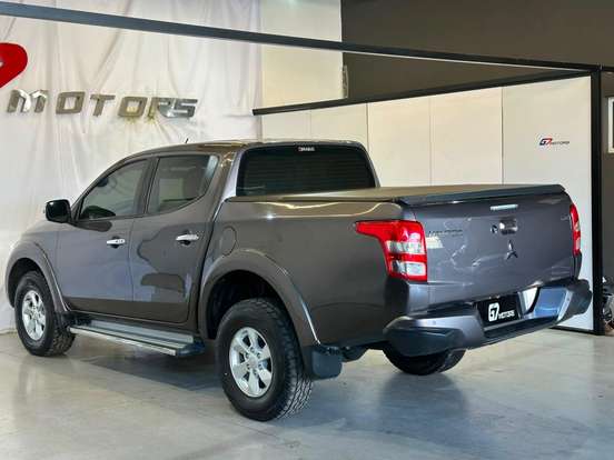 MITSUBISHI-L200 TRITON-2.4 16V TURBO DIESEL SPORT HPE CD 4P 4X4 AUTOMÁTICO MITSUBISHI-L200 TRITON-2017