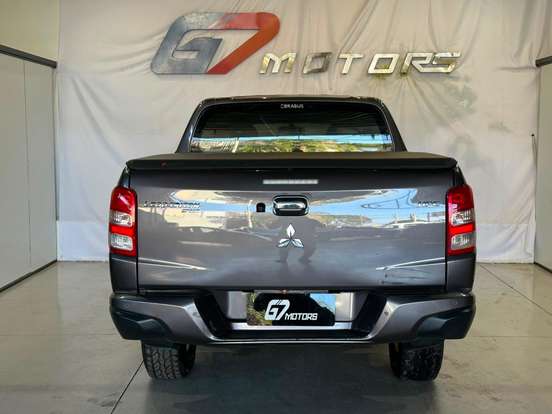 MITSUBISHI-L200 TRITON-2.4 16V TURBO DIESEL SPORT HPE CD 4P 4X4 AUTOMÁTICO MITSUBISHI-L200 TRITON-2017