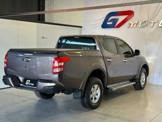 MITSUBISHI-L200 TRITON-2.4 16V TURBO DIESEL SPORT HPE CD 4P 4X4 AUTOMÁTICO MITSUBISHI-L200 TRITON-2017