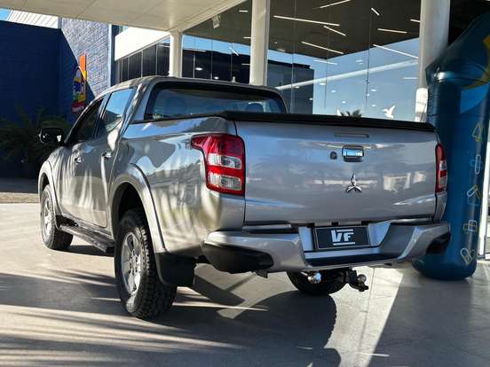 MITSUBISHI-L200 TRITON-2017
