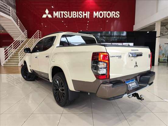 MITSUBISHI-L200 TRITON-2.4 16V TURBO DIESEL SPORT HPE-S TERRA CD 4P 4X4 AUTOMÁTICO MITSUBISHI-L200 TRITON-2024