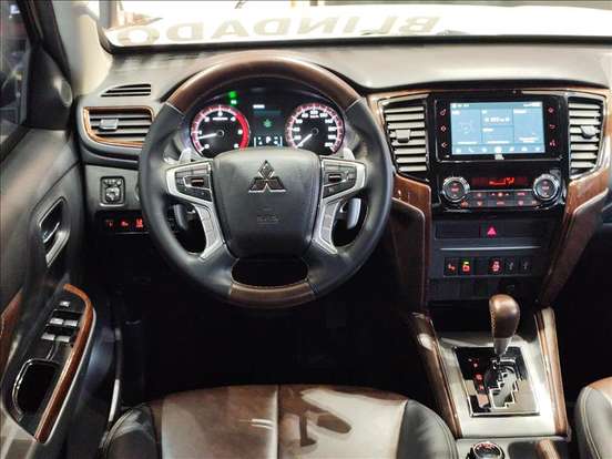 MITSUBISHI-L200 TRITON-2.4 16V TURBO DIESEL SPORT HPE-S TERRA CD 4P 4X4 AUTOMÁTICO MITSUBISHI-L200 TRITON-2024
