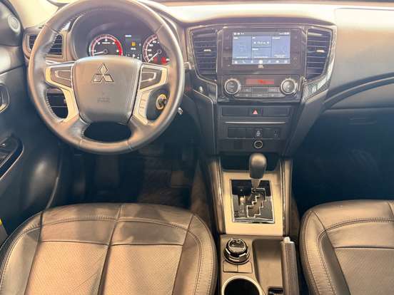 MITSUBISHI-L200 TRITON-2.4 16V TURBO DIESEL SPORT OUTDOOR GLS CD 4P 4X4 AUTOMÁTICO MITSUBISHI-L200 TRITON-2024
