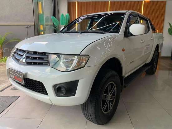 MITSUBISHI-L200 TRITON-2.4 GL 4X2 CD 16V FLEX 4P MANUAL MITSUBISHI-L200 TRITON-2014