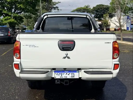 MITSUBISHI-L200 TRITON-3.2 HPE 4X4 CD 16V TURBO INTERCOOLER DIESEL 4P MANUAL MITSUBISHI-L200 TRITON-2013