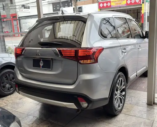 MITSUBISHI-OUTLANDER-2.0 16V GASOLINA 4P AUTOMÁTICO MITSUBISHI-OUTLANDER-2016