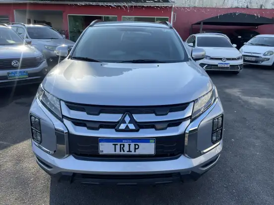 MITSUBISHI-OUTLANDER-2021