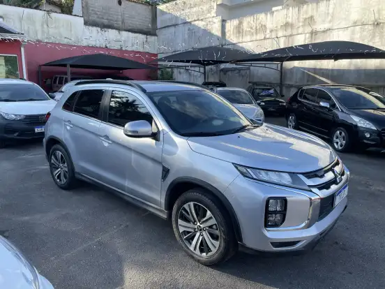MITSUBISHI-OUTLANDER-2021