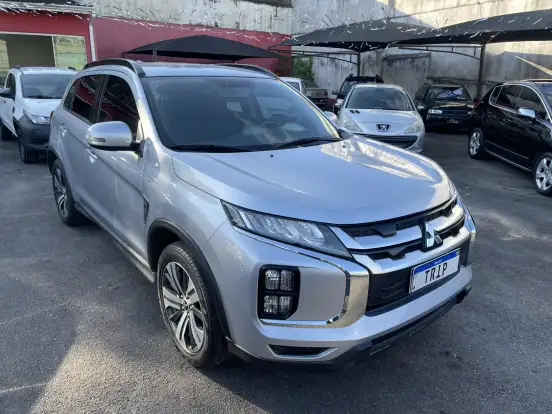 MITSUBISHI-OUTLANDER-2021