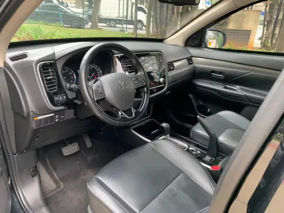 MITSUBISHI-OUTLANDER-2.0 MIVEC GASOLINA HPE AUTOMÁTICO MITSUBISHI-OUTLANDER-2019