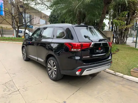 MITSUBISHI-OUTLANDER-2019