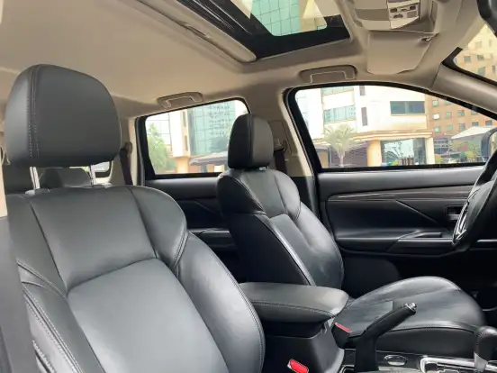 MITSUBISHI-OUTLANDER-2019