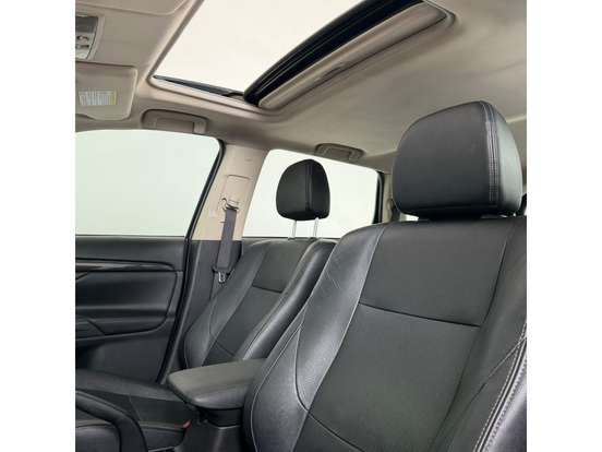 MITSUBISHI-OUTLANDER-2016