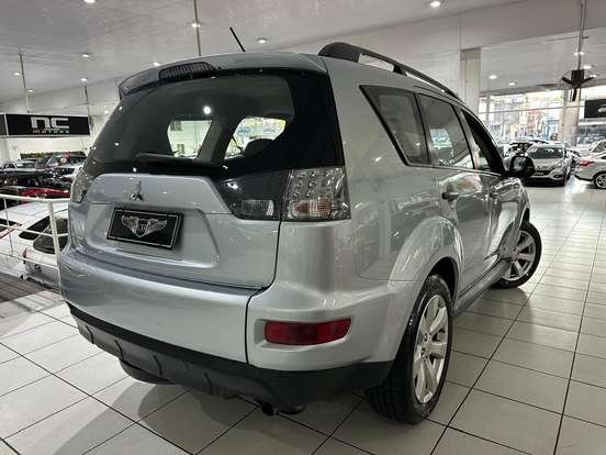 MITSUBISHI-OUTLANDER-2.0 16V GASOLINA 4P AUTOMÁTICO MITSUBISHI-OUTLANDER-2013