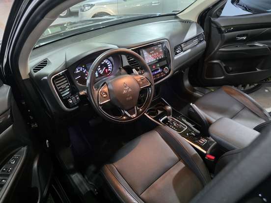 MITSUBISHI-OUTLANDER-2.0 16V GASOLINA 4P AUTOMÁTICO MITSUBISHI-OUTLANDER-2018